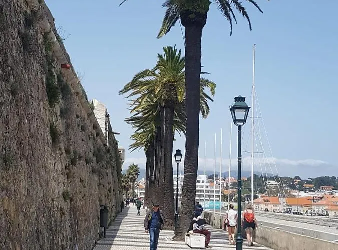 Cascais Classy Renovated Getaway